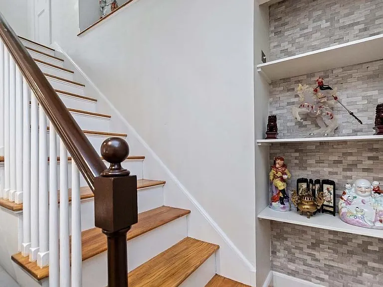 33 Court St — Photo 13