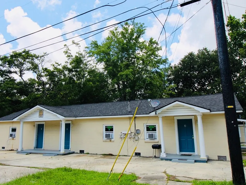 1946 Iron St