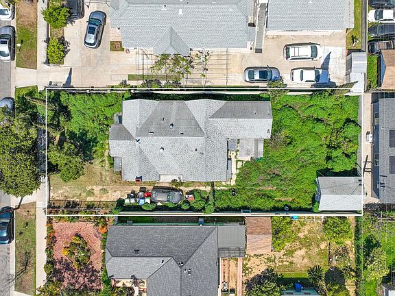 4th image of 1154 N Heliotrope Dr