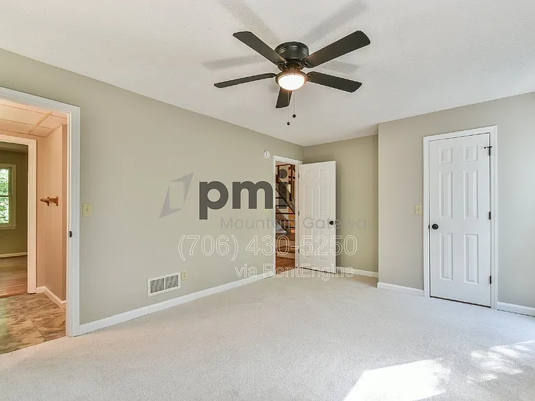 135 Beacon Hill Dr — Photo 15