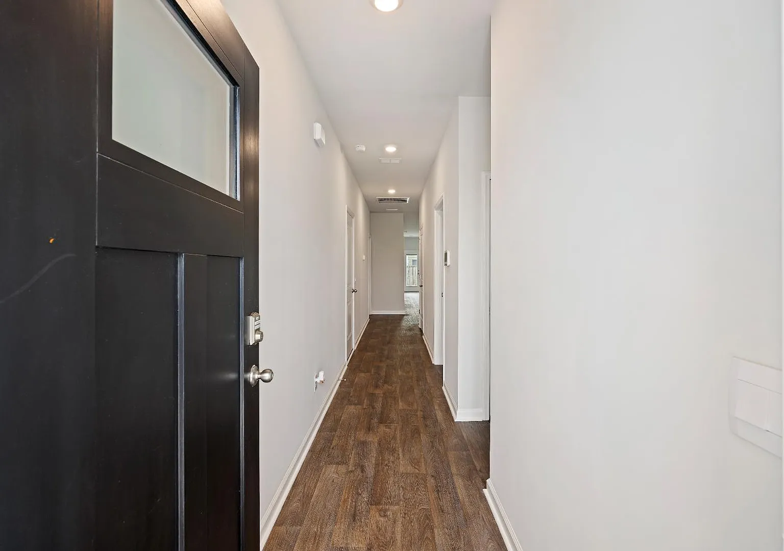 830 Lilyford Ln — Photo 2