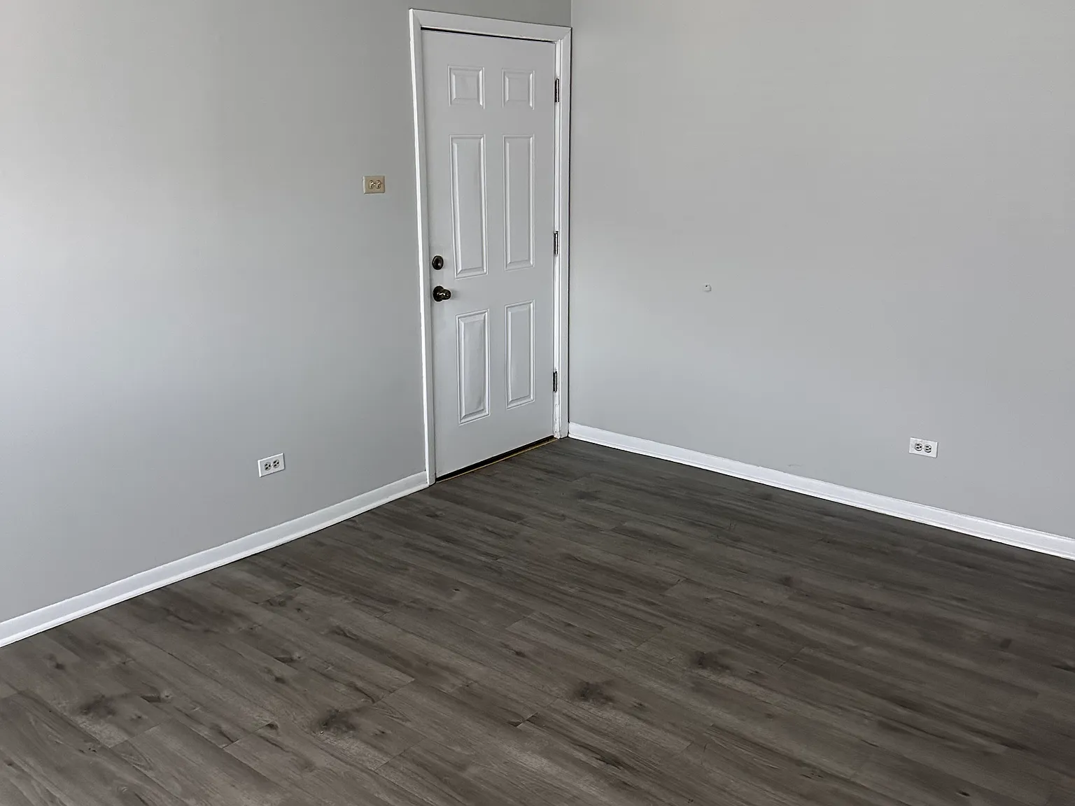 4485 S Archer Ave — Photo 4