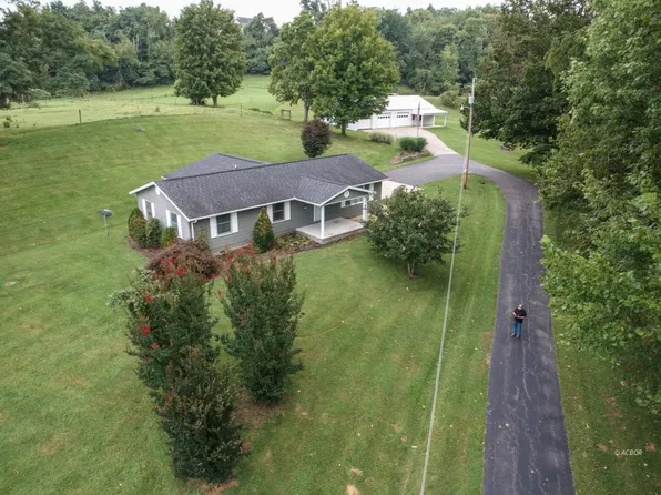 3786 Neighborhood Rd, Gallipolis, OH 45631