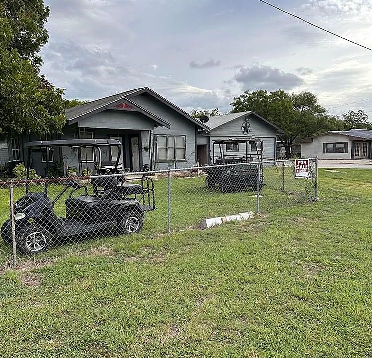 1st image of 335 E San Antonio St
