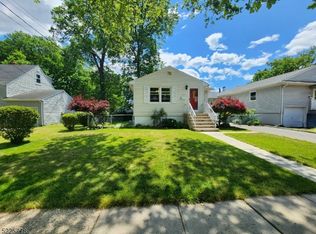 437 W 2nd Ave, Roselle, NJ 07203