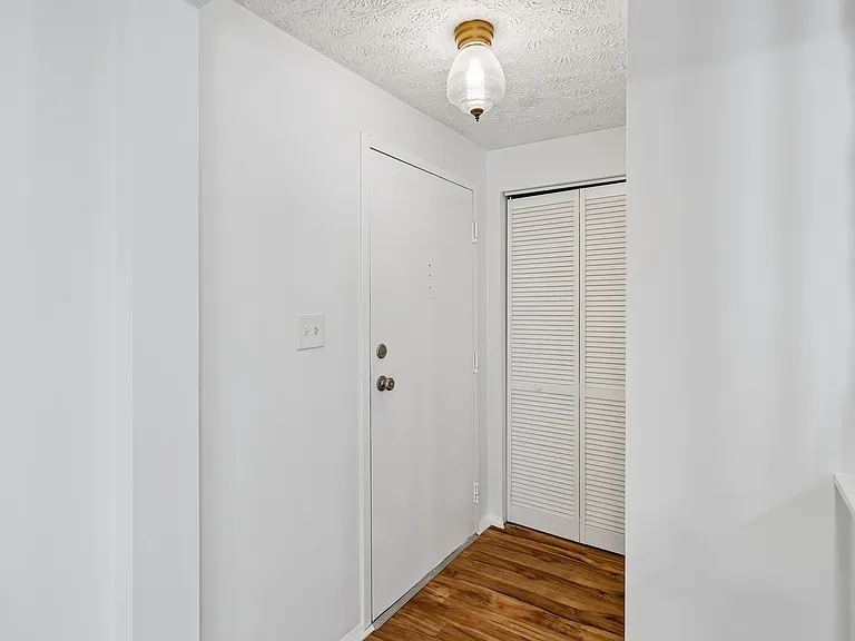 8036 Abbey Ct #D — Photo 4