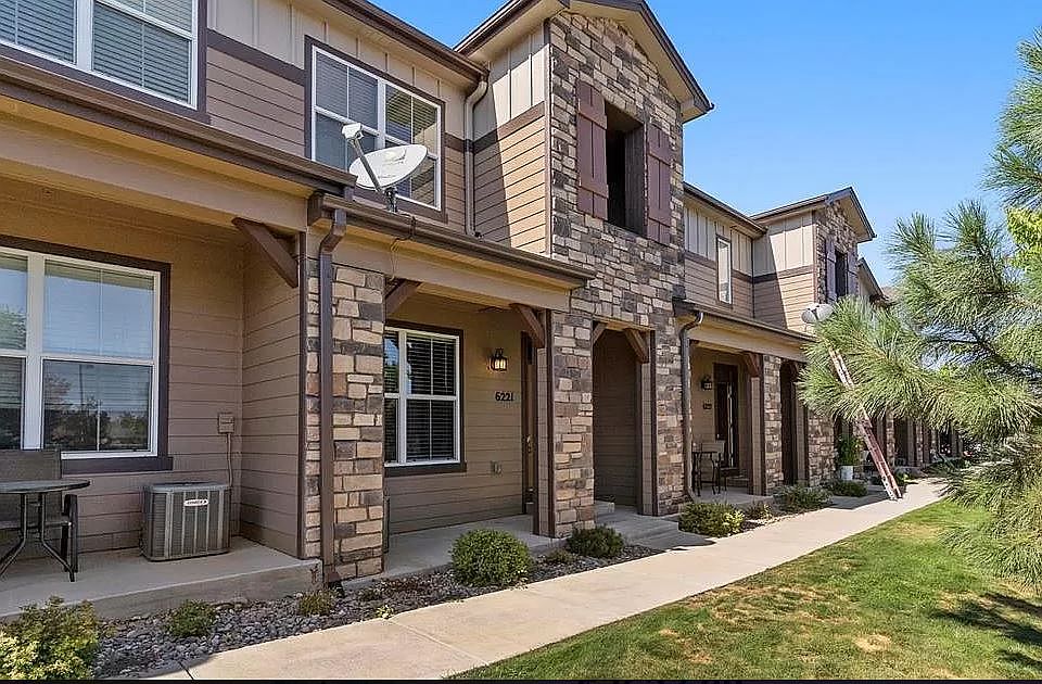 1st image of 6221 Cedar Park Grv