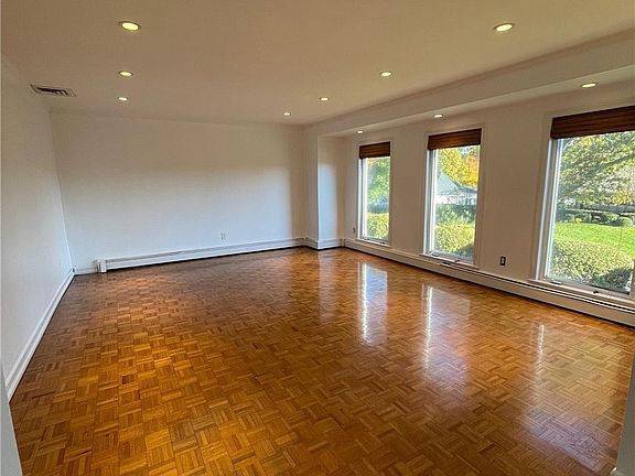 4th image of 45 Harbor Park Dr