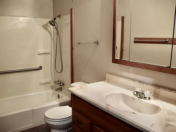 4th image of 3209 SW 29th Ter