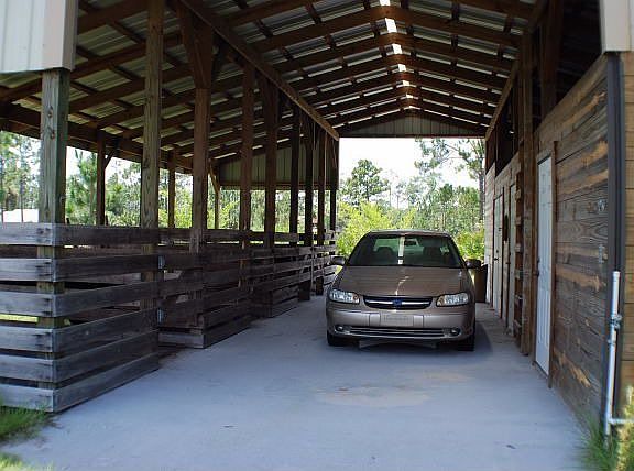 Perfect barn for Florida