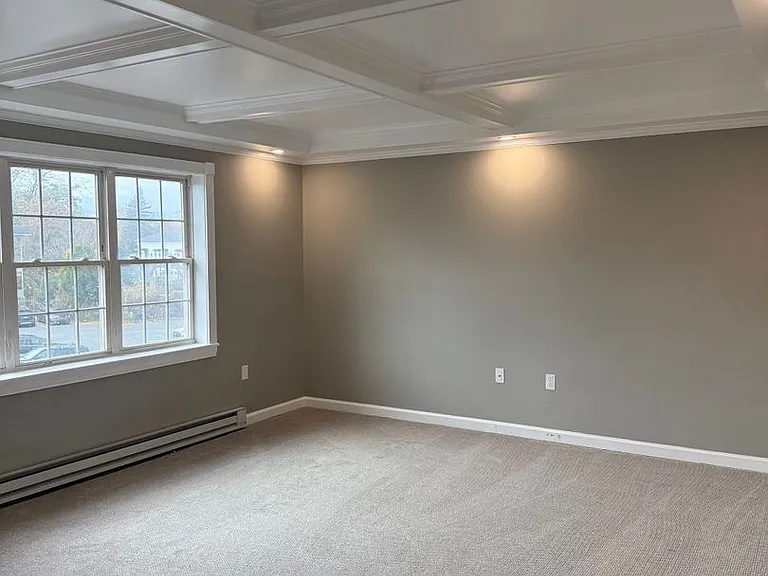 39 Riley Ave — Photo 1