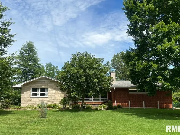 2802 W Kent Dr, Carbondale, IL 62901