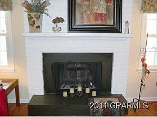 4th image of 105 Barnes St