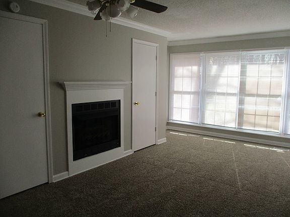 5th image of 106 Greenbriar Dr