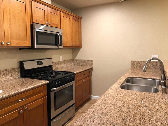 3rd image of 124 Sierra Woods Cir