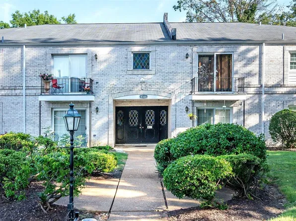 4366 Chateau De Ville Dr APT C, Saint Louis, MO 63129