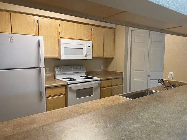 Aspen Highlands Apartments — Photo 18