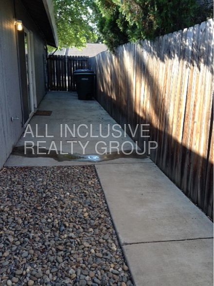 2nd image of 3221 Miramonte Dr