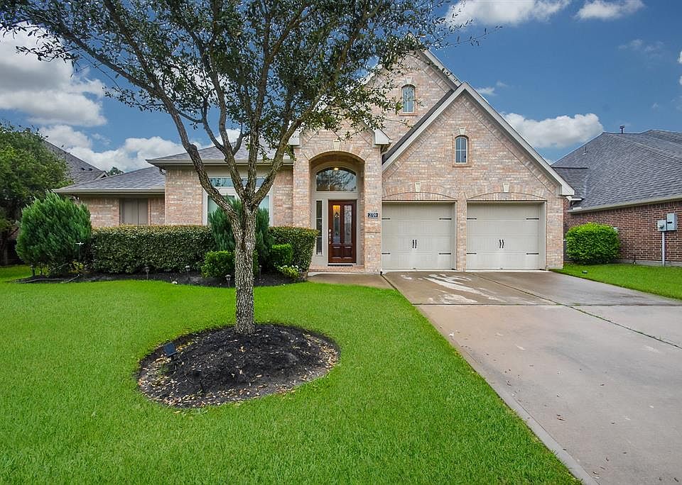 1st image of 2709 Field Hollow Dr