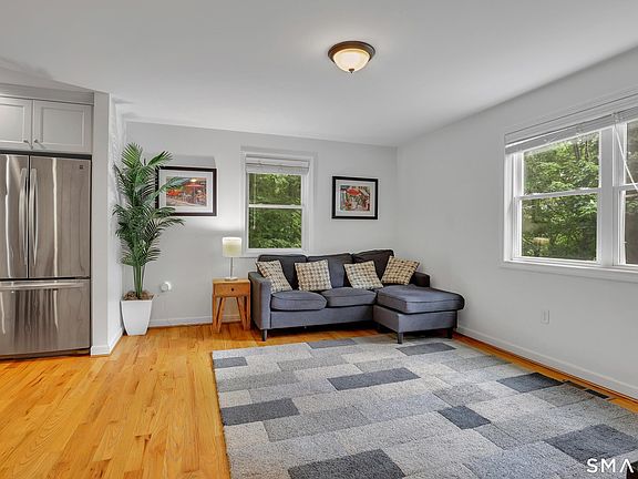 5th image of 25 Gale Road