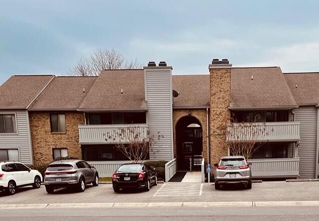 1st image of 2505 Gatehouse Ln