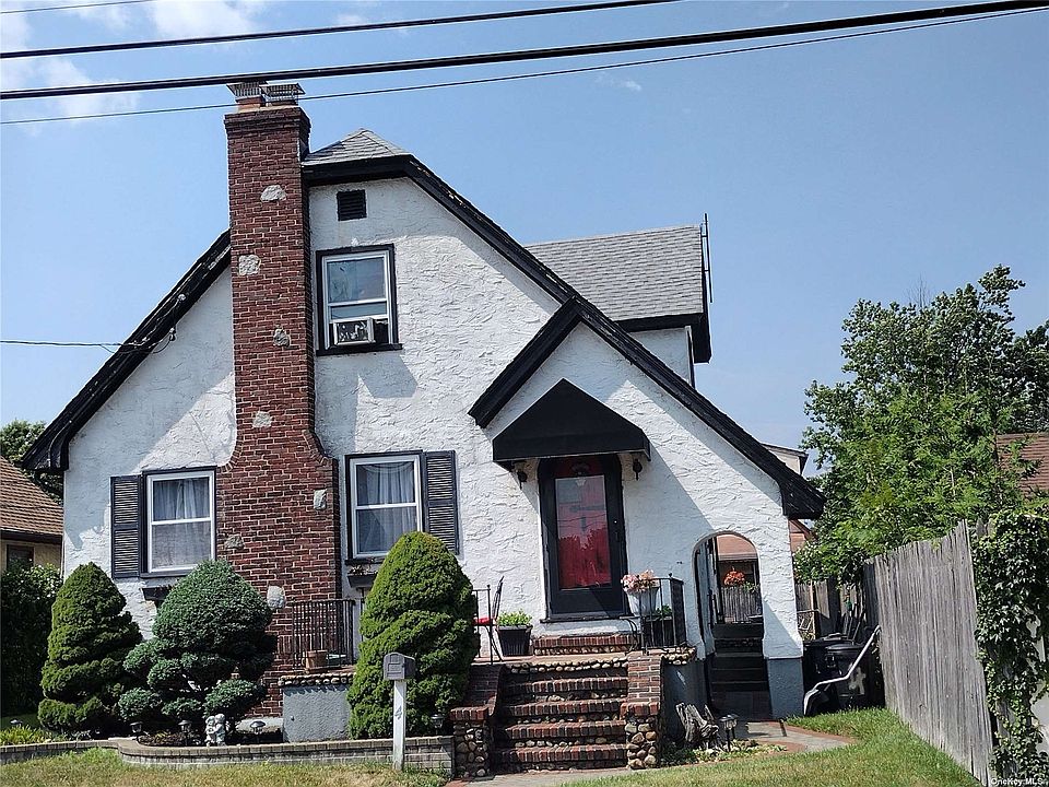 2nd image of 4 Farragut Rd