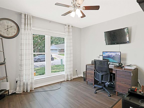 5th image of 1252 Greystone Ln