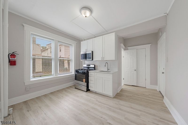 1st image of 53 Henry St APT A6