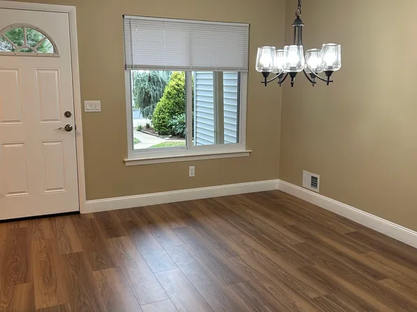 13 Inwood Ter, Freehold, NJ 07728