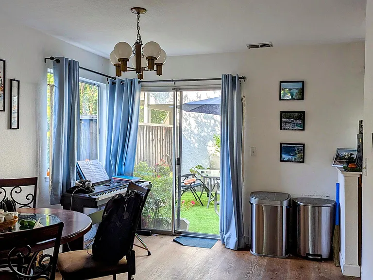 2470 Kimpton Ct — Photo 18