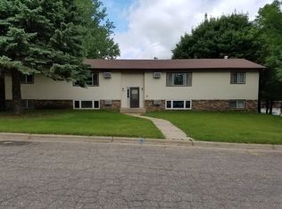 1003 16th St NE APT 3, Willmar, MN 56201