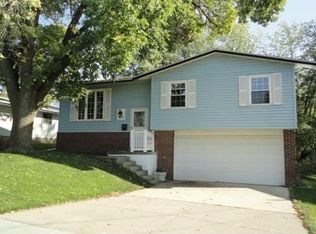 2224 W Kensington Dr, Peoria, IL 61614
