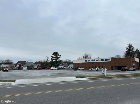 329 Antietam Dr E, Hagerstown, MD 21742