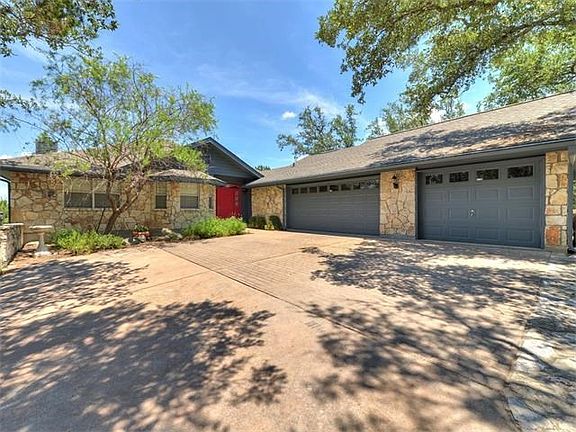 5th image of 301 Kendall Dr