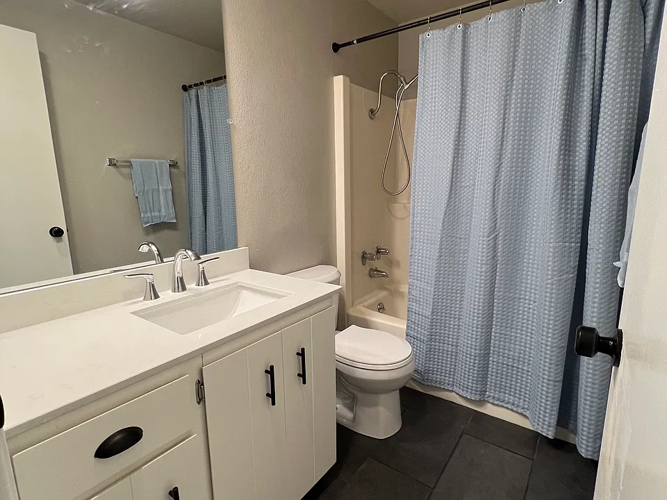 right side 14524 bath