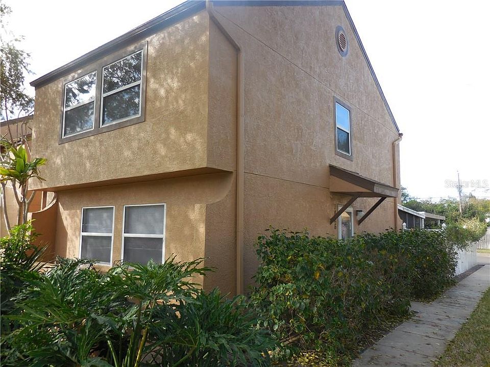 1st image of 1826 Clearbrooke Dr