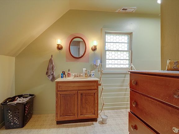 24th image of 7480 Beech Hill Rd