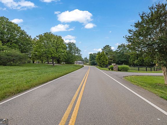3rd image of 5385 Drew Rd