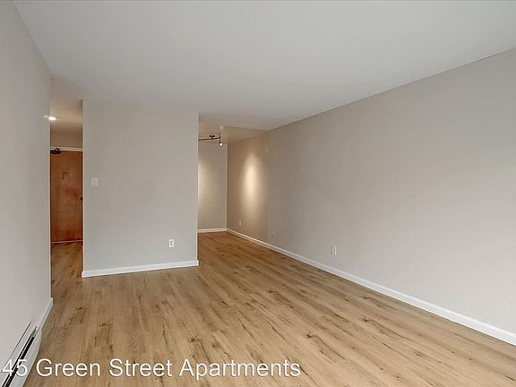 5th image of 1845 Green St #101