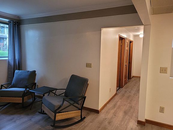 5th image of 222 S Ten Broeck St APT 3