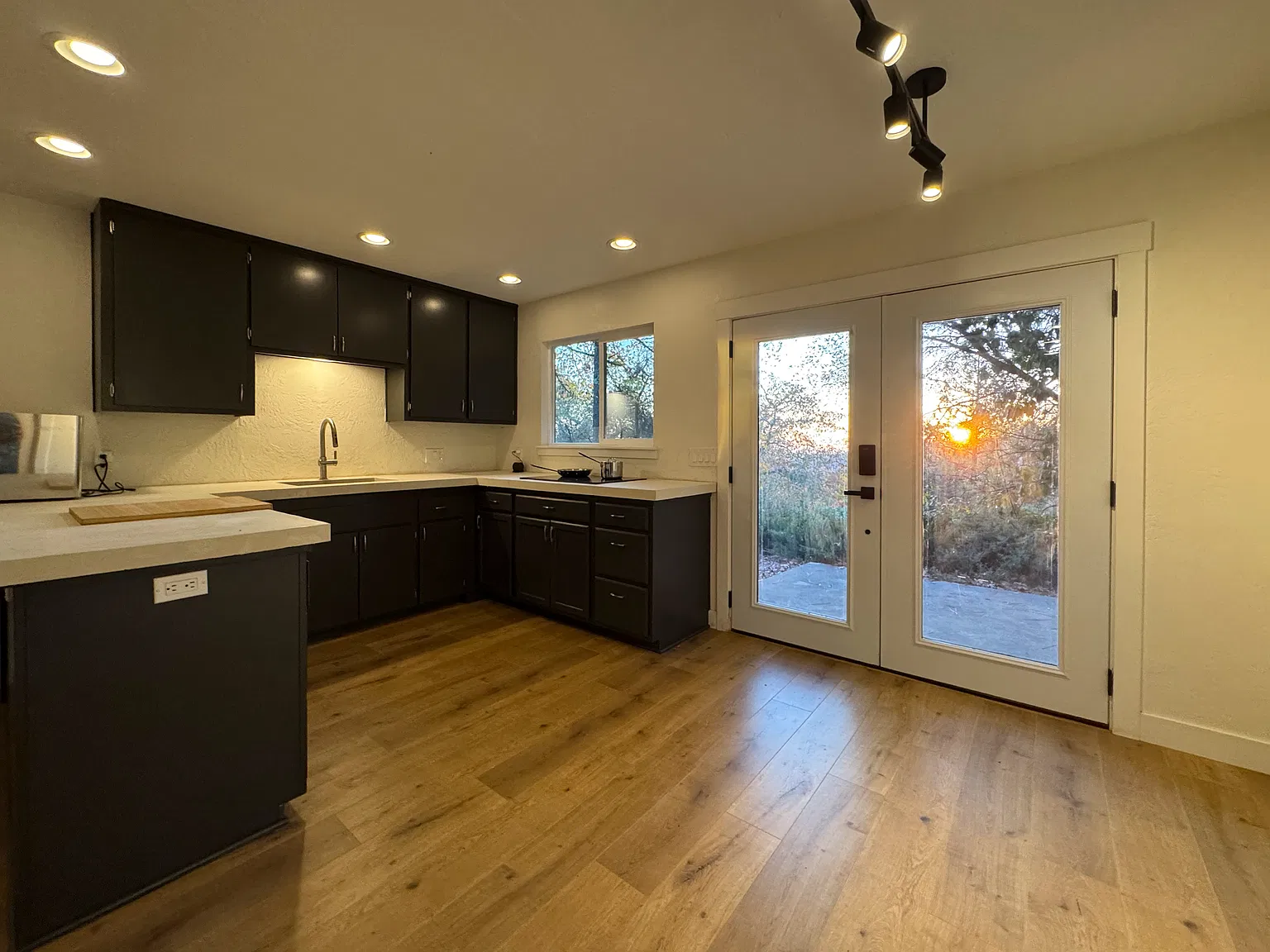 2 bed, 600 sqft, $2,150 — Photo 1