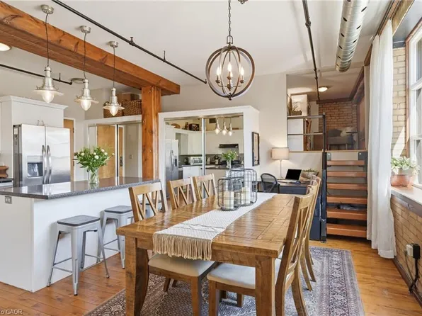 36 Margaret St #21, Hamilton, ON L8P 4C8