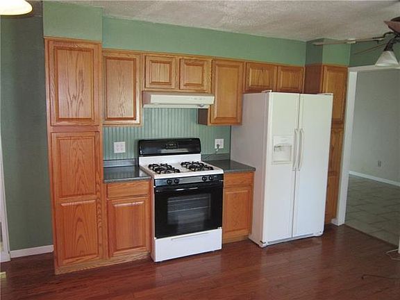 2nd image of 4600 Custer Dr