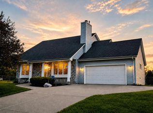 9013 S 26th STREET, Oak Creek, WI 53154