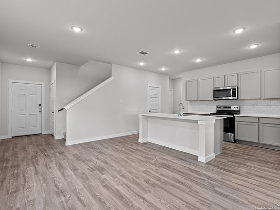 4th image of 14710 Emerio Drive