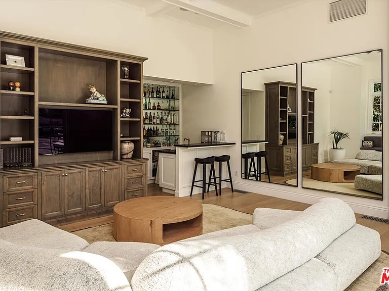 11579 W Sunset Blvd — Photo 12