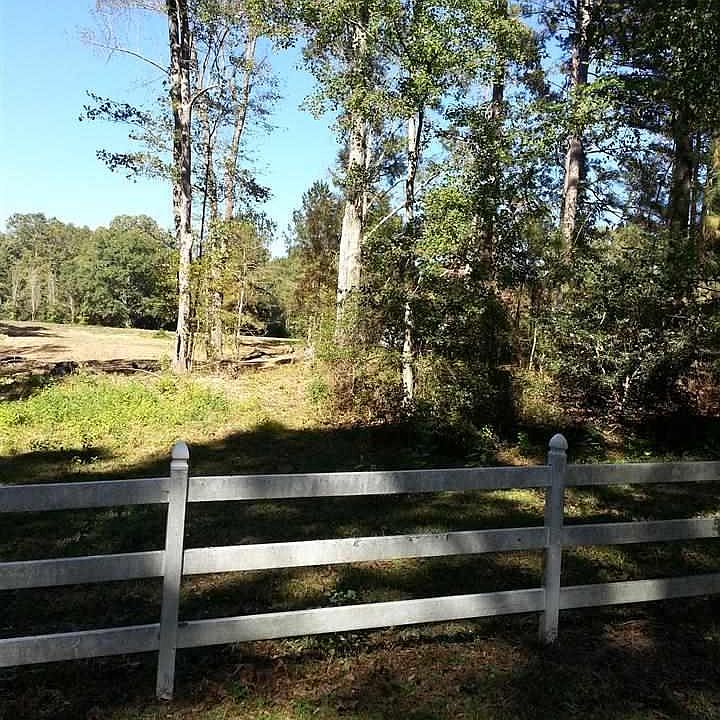 2nd image of Dogwood Ln