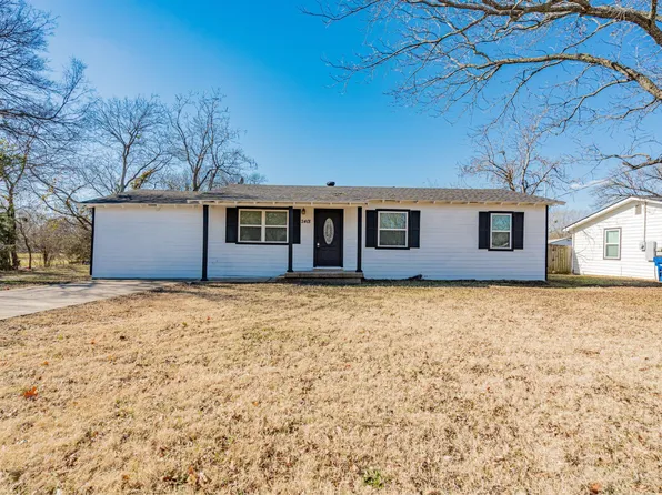 2401 Gilmer St, Caddo Mills, TX 75135