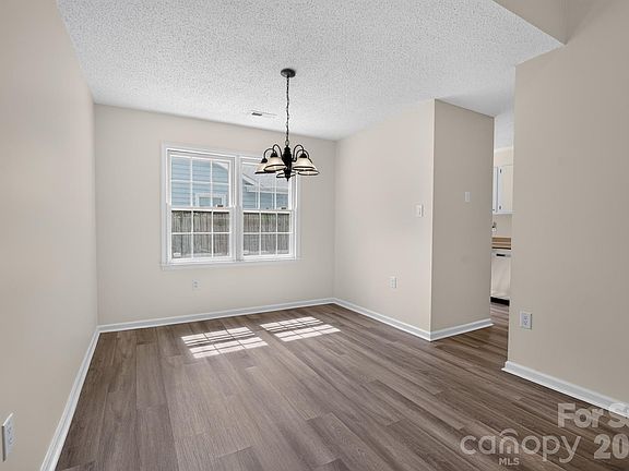 5th image of 7812 Surreywood Pl