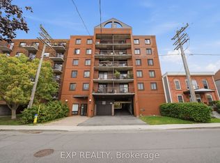 222 Guigues Ave #401, Ottawa, ON K1N 5J2